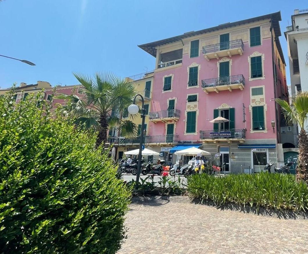 Hotel Serena Arenzano Bagian luar foto