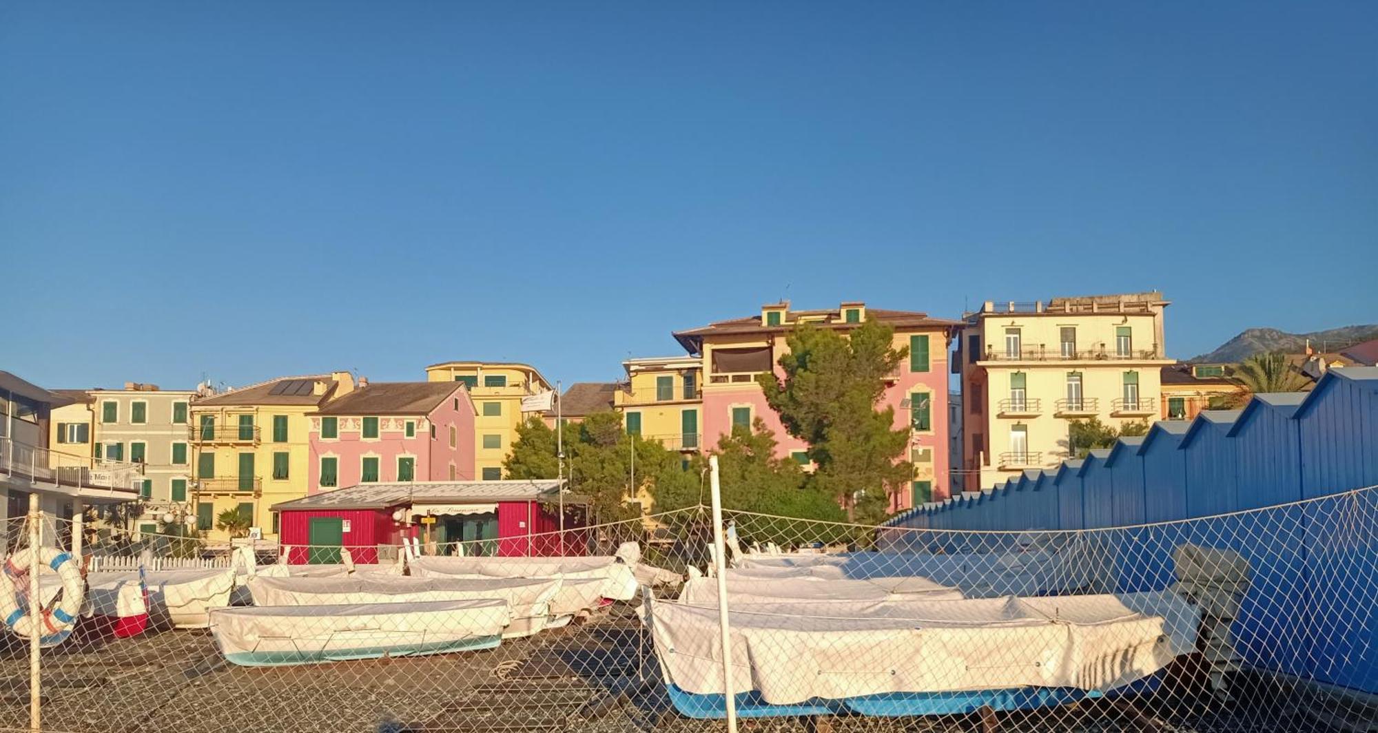 Hotel Serena Arenzano Bagian luar foto