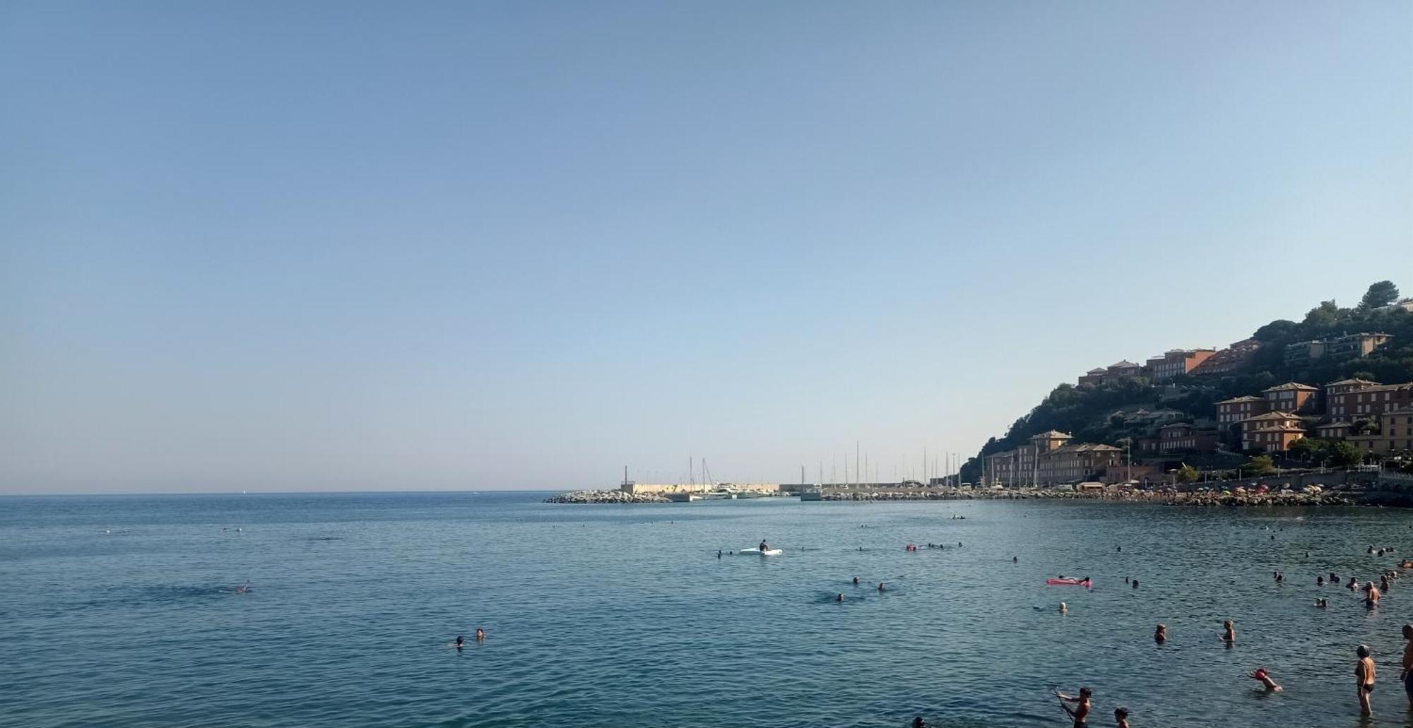 Hotel Serena Arenzano Bagian luar foto