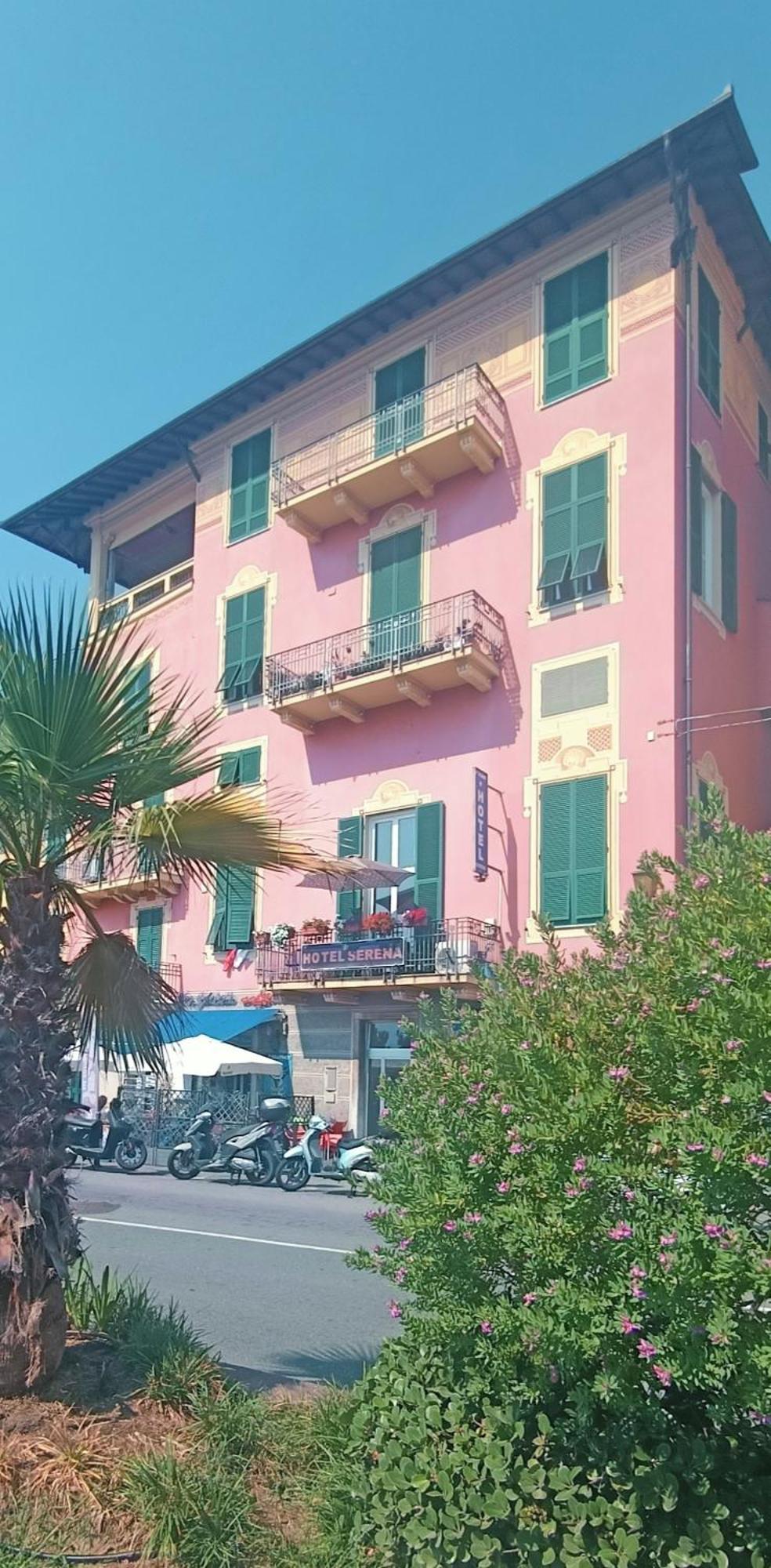 Hotel Serena Arenzano Bagian luar foto