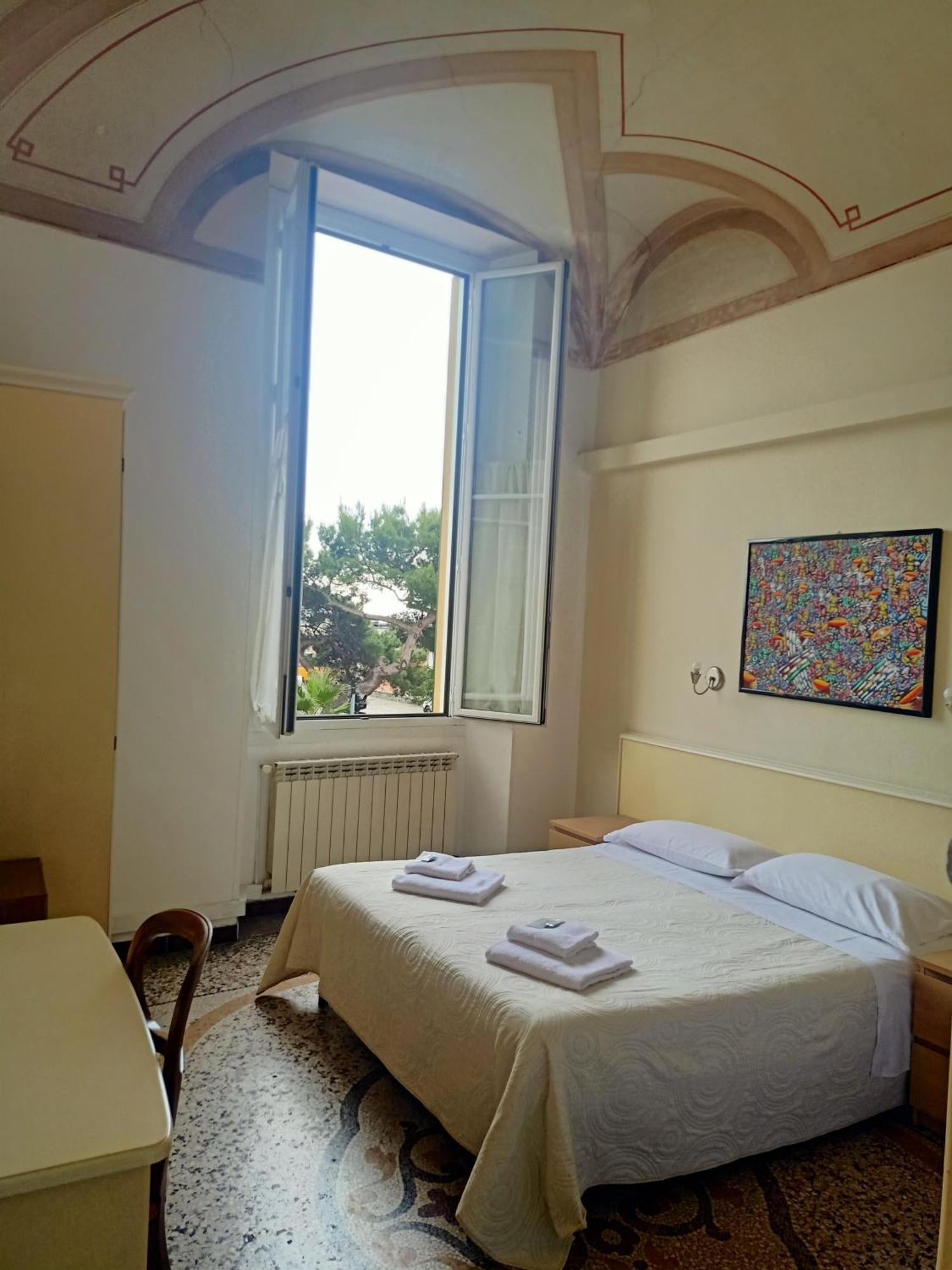 Hotel Serena Arenzano Ruang foto